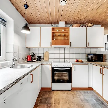 Vakantiehuis Ulf - 2km From The Sea By Interhome